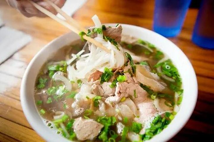 Chuyên gia Hotspot Matrix phân tích: Phương Oanh diện set đồ 50 và marketing video
